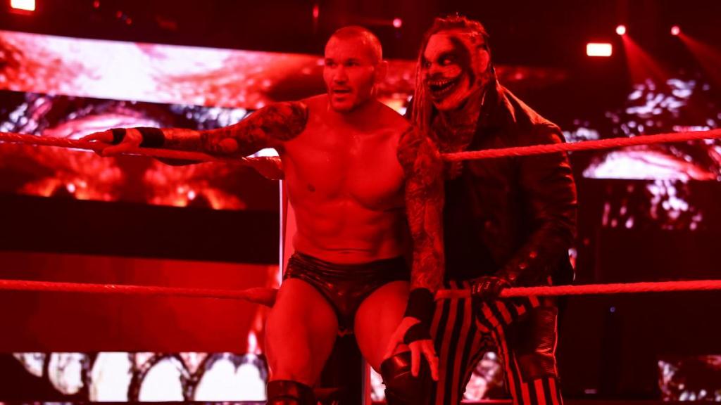 RAW: Bray Wyatt sorprende a Randy Orton
